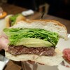 ハンバーガーもだけど、ビールとかスムージーとかドリンクもおいしいのはうれしい！「ハラカラ。」南青山店