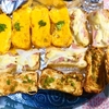 栃尾の油揚げメニュー　ネギ味噌とチェダーチーズとベーコンマヨ