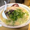 「まるうまラーメン ぷらっと博多No.1」のメニューと本格的立食いラーメン