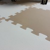 西松屋で購入したクッションマットを敷きました。