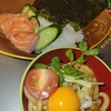 お手軽☆サーモン丼＆油うどん🎵はま寿司を我慢する日の食事