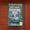 Shari Lapena"Everyone Here Is Lying" あらすじ・レビュー【洋書ミステリ】