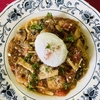 余ったカレーで作る小エビとキノコの極上パスタ。