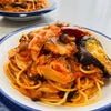 【夏休みのお昼ごはん】材料を入れるだけ！ナスとサバのトマトパスタ