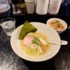 鶏そば・ラーメン Tonari！渋谷の神泉にある人気のラーメン店で白醤油鶏そばをすする〜湖池屋さんのTheのり塩がうますぎた〜