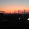 夕暮れに富士山