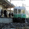 寒い風が吹く中　琴電長尾駅で