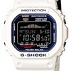 白いG-SHOCKが映える海！G-LIDE GWX-5600C-7JFはサーフィン好きの腕にこそ輝く「信頼の相棒」だ。