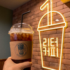 【SHINCHON CAFE】（新宿区大久保）｜日本では珍しい１ℓのメガサイズドリンクが飲める韓国屋台おやつカフェ。