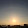 空が騒がしい