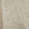 りんご模様の刺し子で文庫本カバー