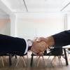 高齢者雇用は未来の働き方？製薬会社における事例と課題