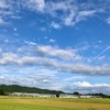 まだ　夏のシャツとサンダルのまま