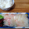 今日の食べ物　朝食に鯛の刺身