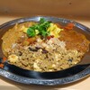 【spice 薫】4月中旬オープンの新店。3種《チキン/麻婆/エビ》のカレーを味わえますよ(中区本通)