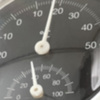 トホホ…100円ショップで買って失敗したもの：いつも同じところを指す温度湿度計―零士メーターと私の仕事部屋