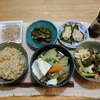 納豆卵かけごはん。いわしの蒲焼缶。ピーマン鶏肉詰