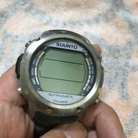 スント.スティンガSTINGERダイブコンピュータの電池交換と時刻合わせ