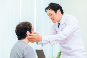 眼科医師になるには？キャリアパスや働く魅力を徹底解説