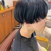 マッシュショートに、さりげない変化を。 【ダークアッシュのアンブレラカラー】