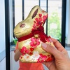 Le petit lapin à fleurs 