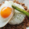 野菜の旨味がぎゅっ！フライパンひとつで作る濃厚キーマカレーの作り方【レシピ】