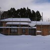 佐渡　新築工事中の住宅も雪纏い