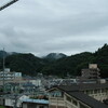 ホームから見える山・ホームから見える空