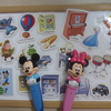 DWEのMy Big Book of Words Sticker Bookをマグネットに内職してみたら、子どもたちに大うけでした。