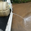 雨なので道路掃除を