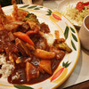 骨付きチキンカツ ビーフ・ポーク・チキン・ゴロゴロ野菜という全部盛りスペシャルカレー