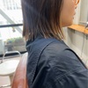 ハイライトミックスの切りっぱなしボブスタイル