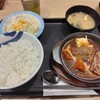 ビーフシチューとクリスタルガイザー