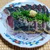 我が家の食卓ものがたり　鰹のタタキの皿盛　