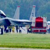 3つの車輪格納できず米戦闘機F15、嘉手納基地に緊急着陸