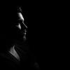 斜に構えているじぶんがかっこいいと思ってるダサさは尋常じゃない。