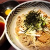 おらが蕎麦の「旨辛牛肉そば」ボリューム満点！