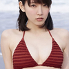 “豊満バスト際立つ”吉岡里帆の推定Fカップ美巨乳水着画像【５】