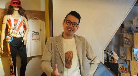 ドネルケバブを6年間食べ歩く男 「ケバブを抜いたら自分でなくなる」