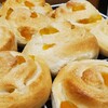 【８月３日の日記】昨日焼いたあんずロールパン♪