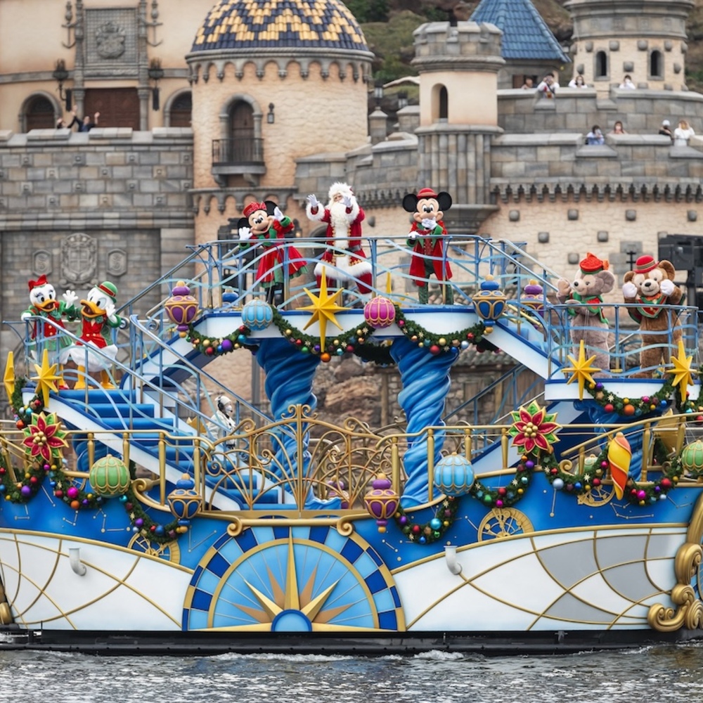 東京ディズニーシー（R）クリスマス2026はサンタ姿のミッキーや