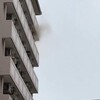 夜だるま速報/大阪市港区南市岡のマンションで火災 煙上がる