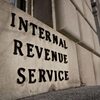 米・内国歳入庁（IRS）、一夜にして950人の凶悪犯を雇う