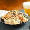 焼いた鶏むね肉を即席ホワイトソースで煮る「鶏むね肉のチキンフリカッセ風丼」ご飯がすすむ1人メシ【筋肉料理人】