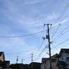 夕暮れ時の知らない道をカメラ片手に散歩