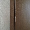 ドアの端がめくれ上がってきた時の修理方法