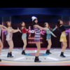 TWICE★what is love? ヒールの高さを微調整している