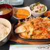 居酒屋「美豚」のホルモンうどん定食！