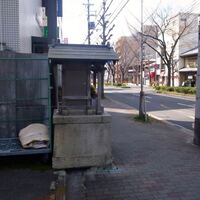 白川通の飛び出し地蔵さん