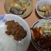 サバの味噌煮の晩御飯＆醤油のキャップを開けるのに苦労